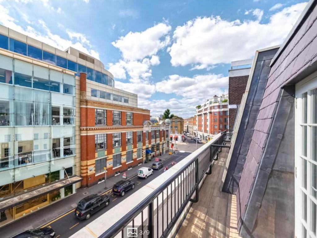 Apartment 3 Bedroom Penthouse With Balcony *